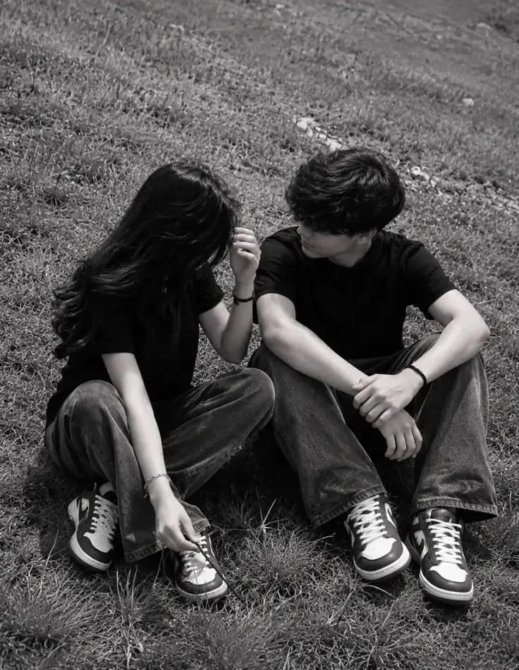 Candid Monochrome Couple Portrait AI Photo Prompt preview example result