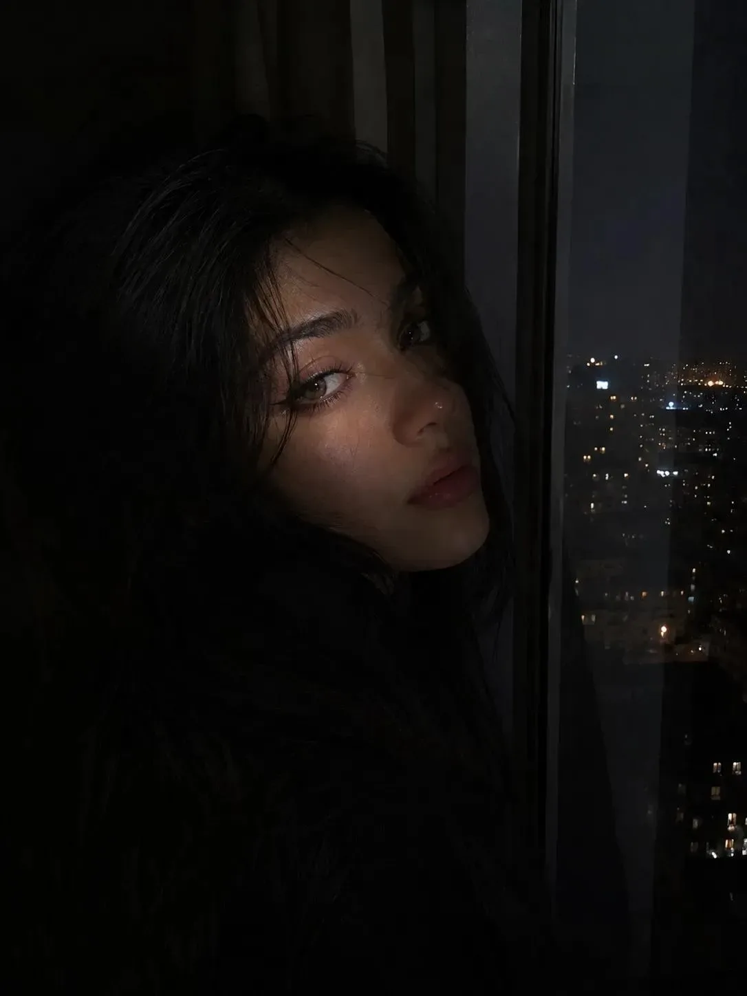 Eyes Of Midnight AI Photo Prompt preview example result