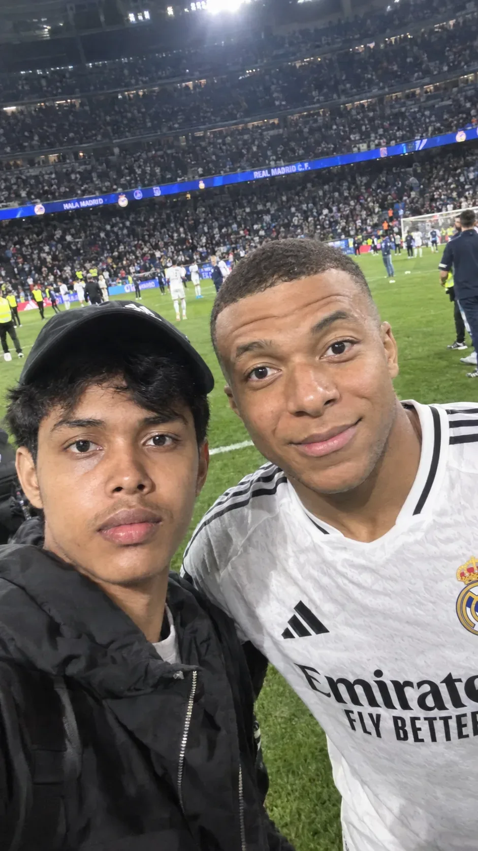 Football Superstar Selfie During Half Time AI Photo Prompt preview example result