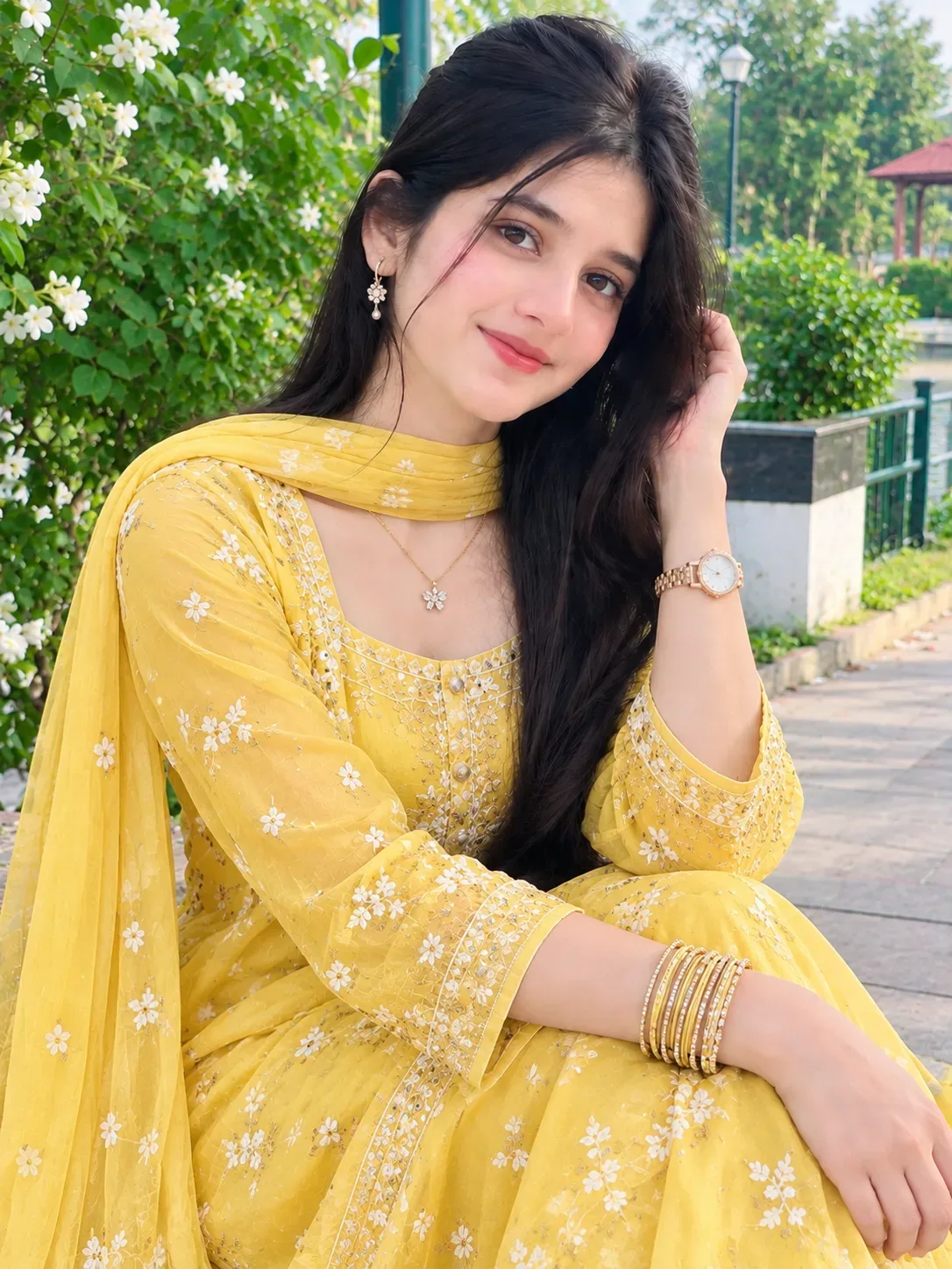 Golden Elegance A Touch Of Sunshine AI Photo Prompt preview example result