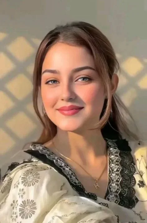 Golden Hour Traditional Elegance AI Photo Prompt preview example result