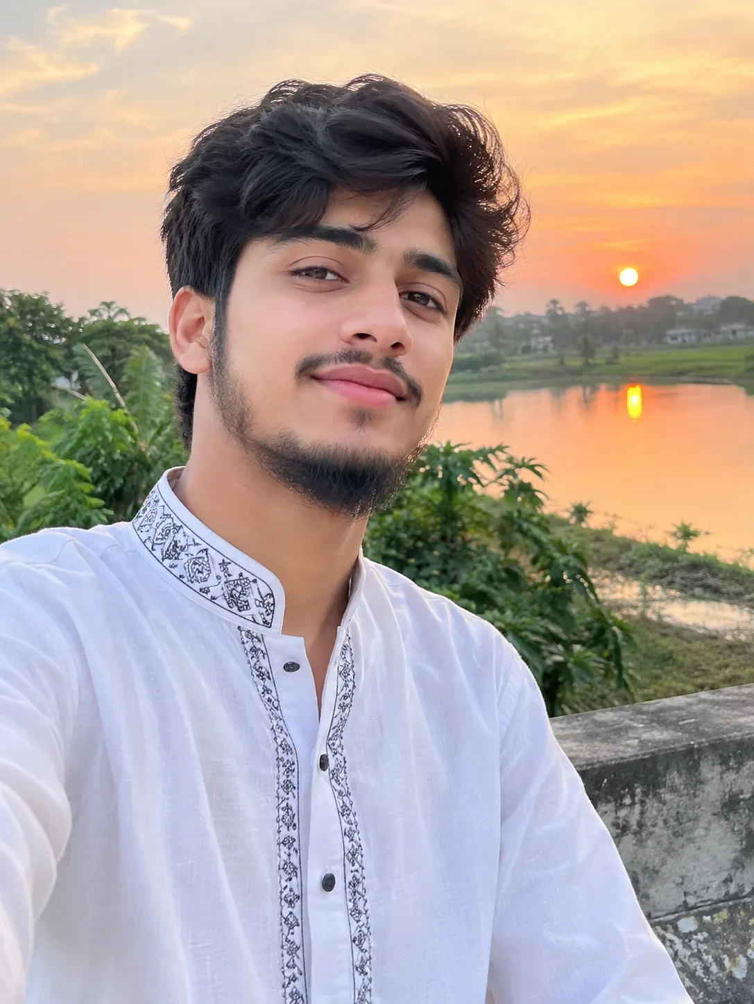 Golden Sunset Selfie Peaceful Nature Vibes AI Photo Prompt preview example result