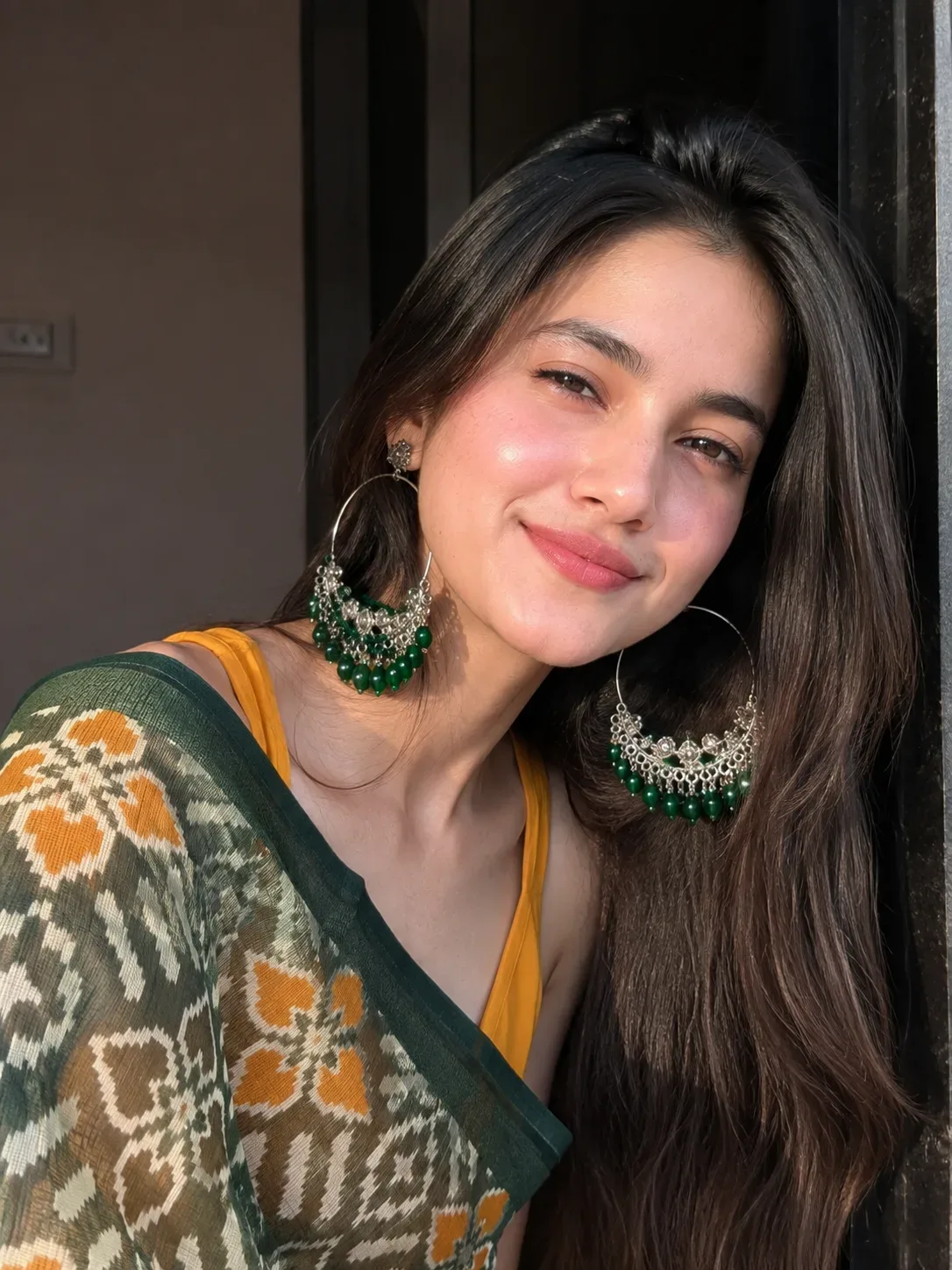 Green & Gold Grace Traditional Saree Elegance AI Photo Prompt preview example result