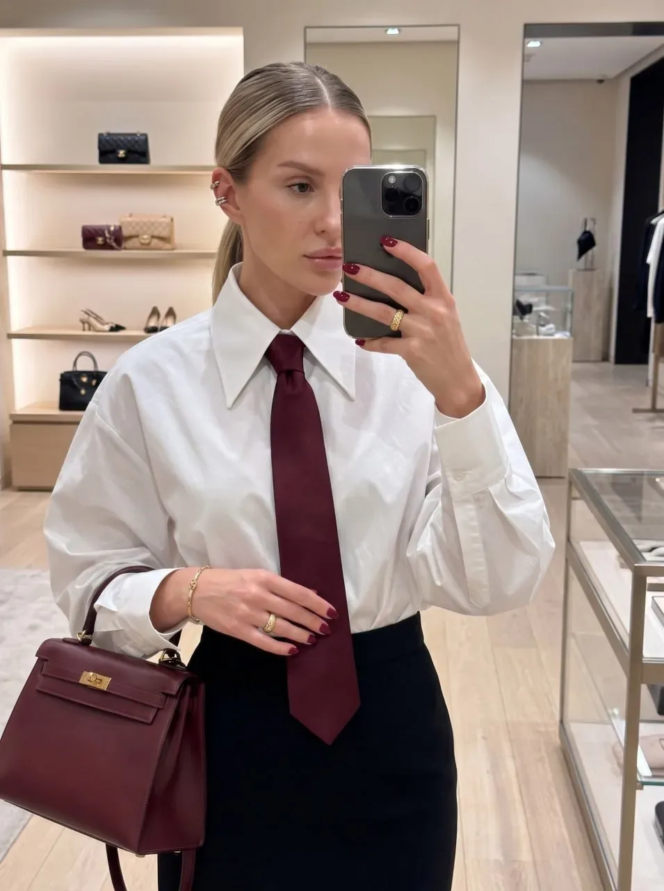 Luxury Fashion Mirror Selfie AI Photo Prompt preview example result