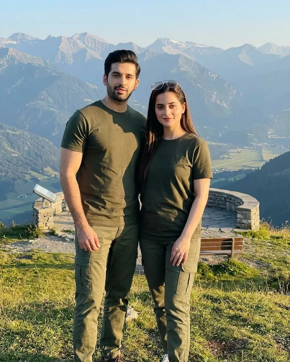 Mountain Couple In Olive Green T-shirt And Cargos AI Photo Prompt preview example result