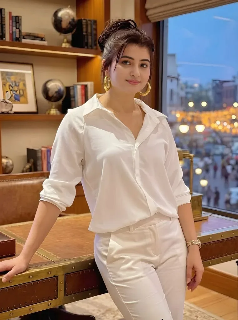Sophisticated Corporate Lifestyle Portrait AI Photo Prompt preview example result
