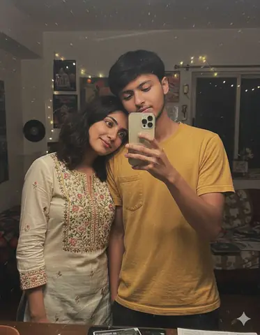 couple mirror selfie - copy paste viral AI prompt