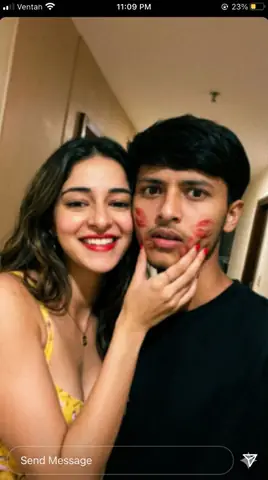 couple selfie boy chin - copy paste viral AI prompt