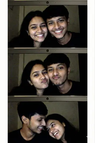 couple webcam selfie - copy paste viral AI prompt