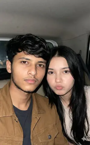 couple car night selfie - copy paste viral AI prompt