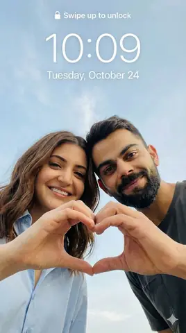 couple smartphone lock screen wallpaper - copy paste viral AI prompt