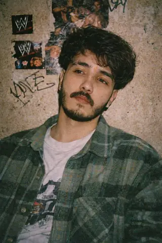 Young man gritty 90s disposable camera gemini prompt - copy paste on Gemini AI