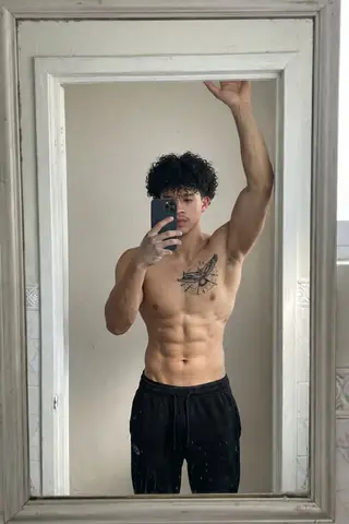 Muscular Indian Couple Mirror Selfie Gemini Prompt - copy paste viral AI prompt