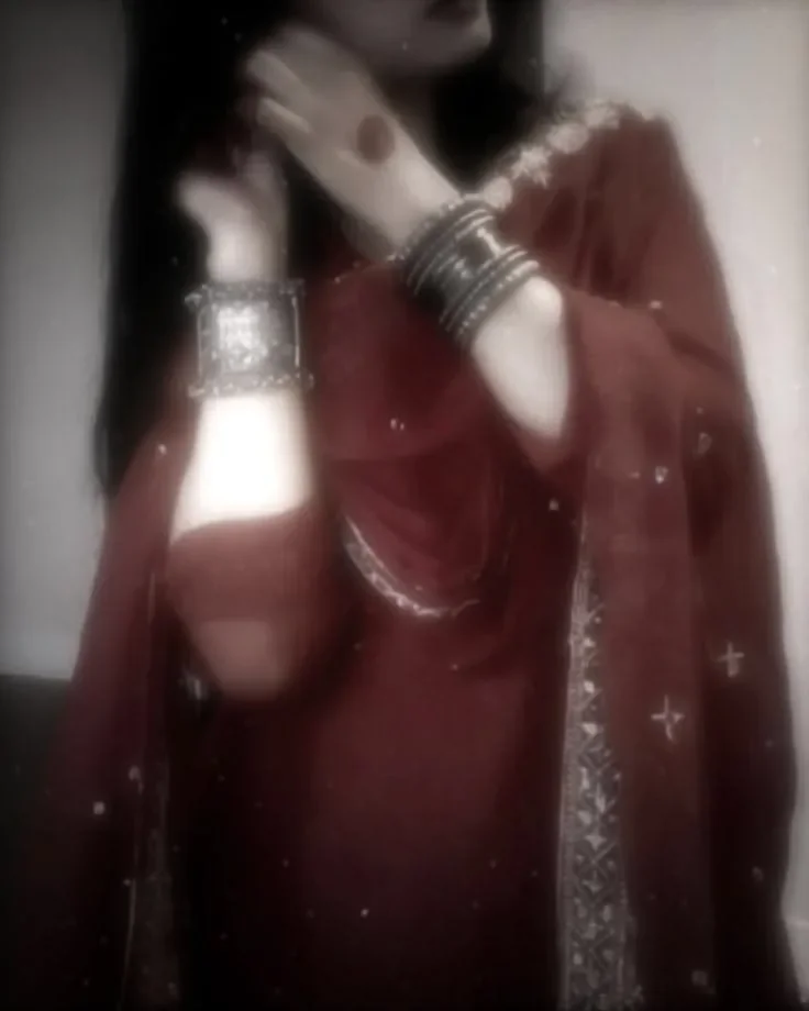 Traditional Desi Aesthetic Girls AI Photo Prompt preview example result