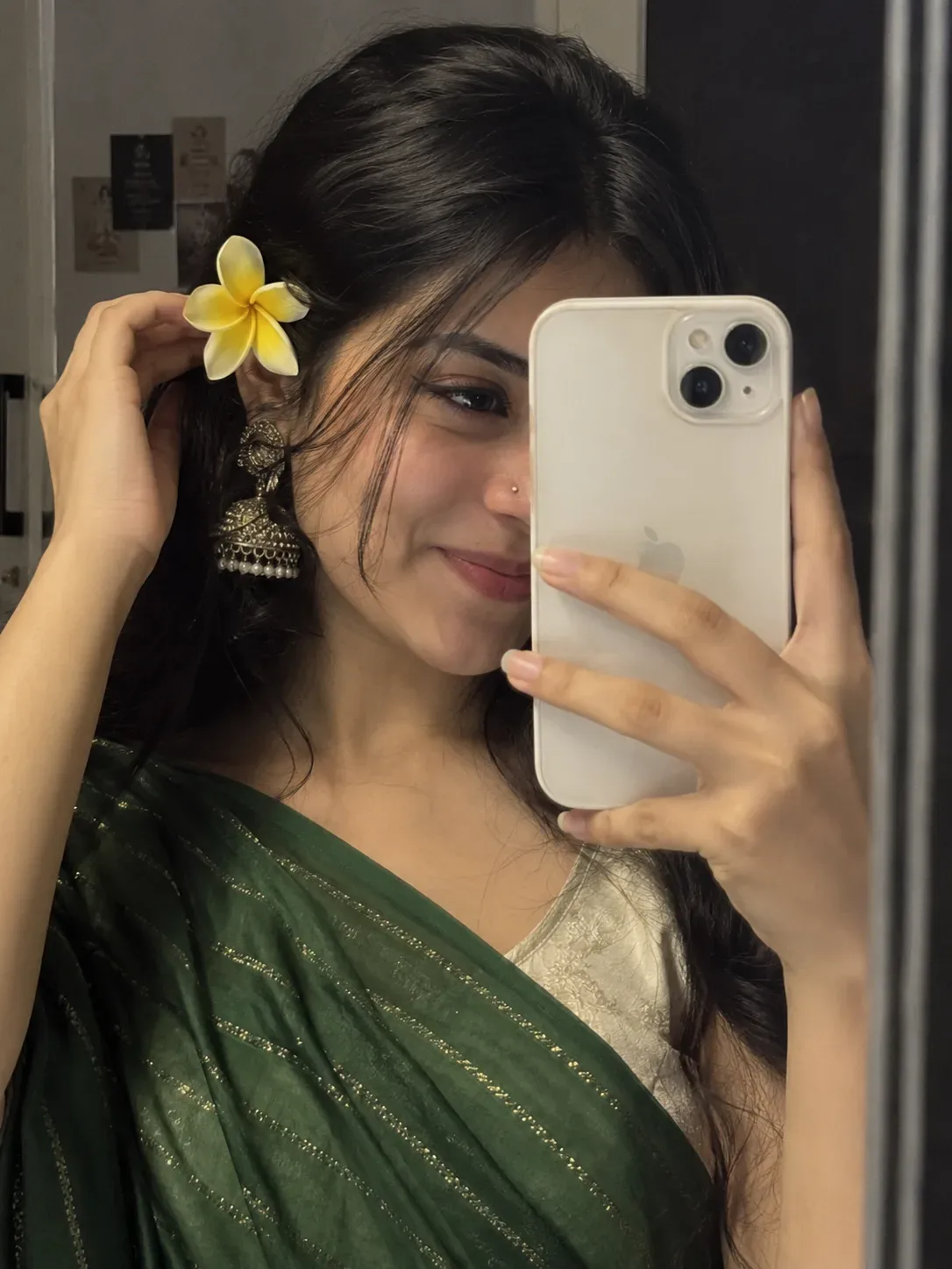 Ultra Realistic Close Up Mirror Selfie Portrait AI Photo Prompt preview example result