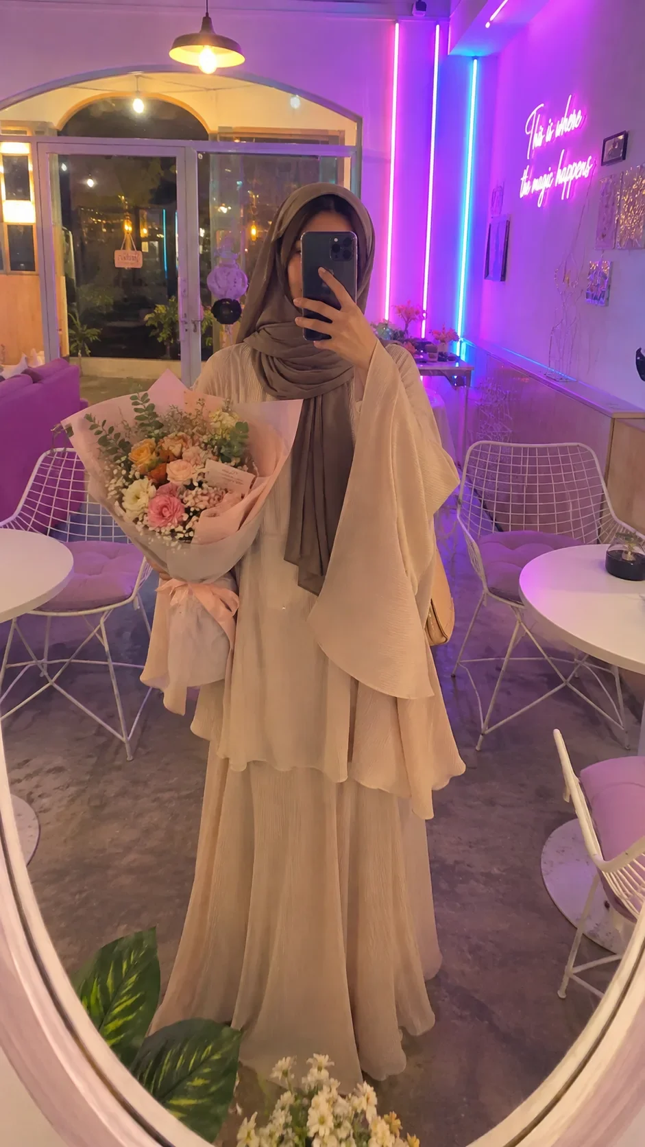 Ultra Realistic Mirror Selfie For Modest Girls AI Photo Prompt preview example result