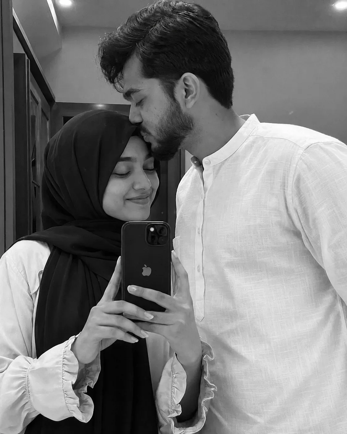 Viral Couple Aesthetic Romantic Couple AI Photo Prompt preview example result